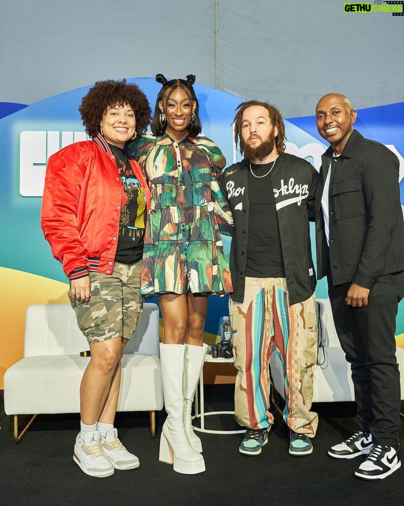 Lala Milan Instagram - Being booked by a corporation I’ve shopped at since a kid>>> —— Not only does @walmart have roll-back prices, they also believe in me😁 Thanks for bringing me out to @culturecon to moderate this amazing panel🔥 —— I shared the stage with @hooraemedia , @deejayv220 , and @stacysinterlude —— #CultureCon owes me nothing✨ New York, New York