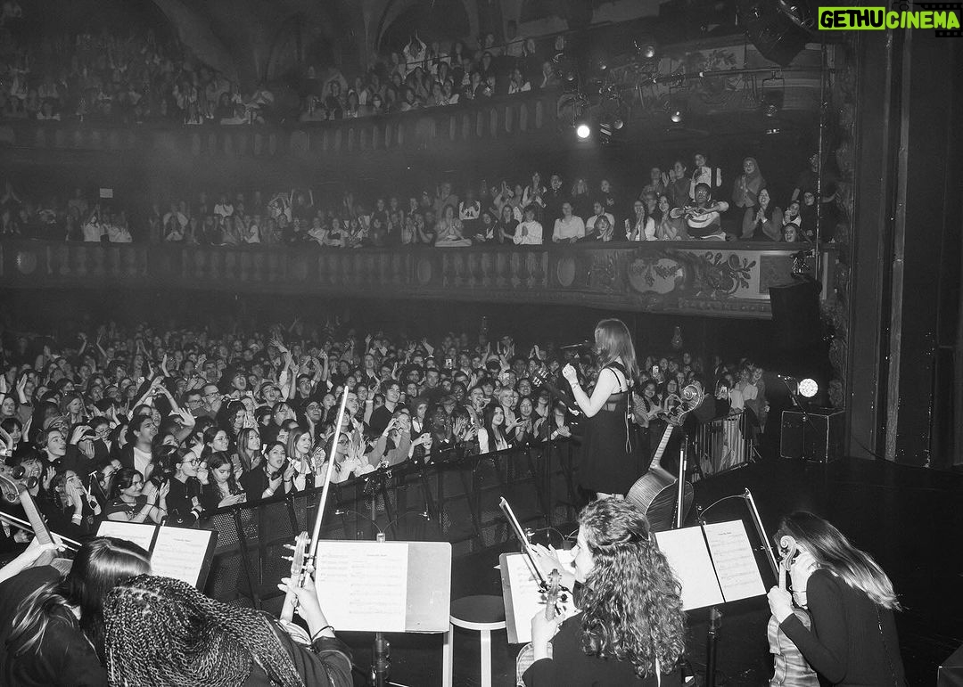 Laufey Instagram - Thank you for a beautiful night Paris! ✨✨✨ See you tonight in Brussels 🖤 Le Trianon