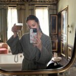 Laufey Instagram - laufey in paris !!! Paris, France