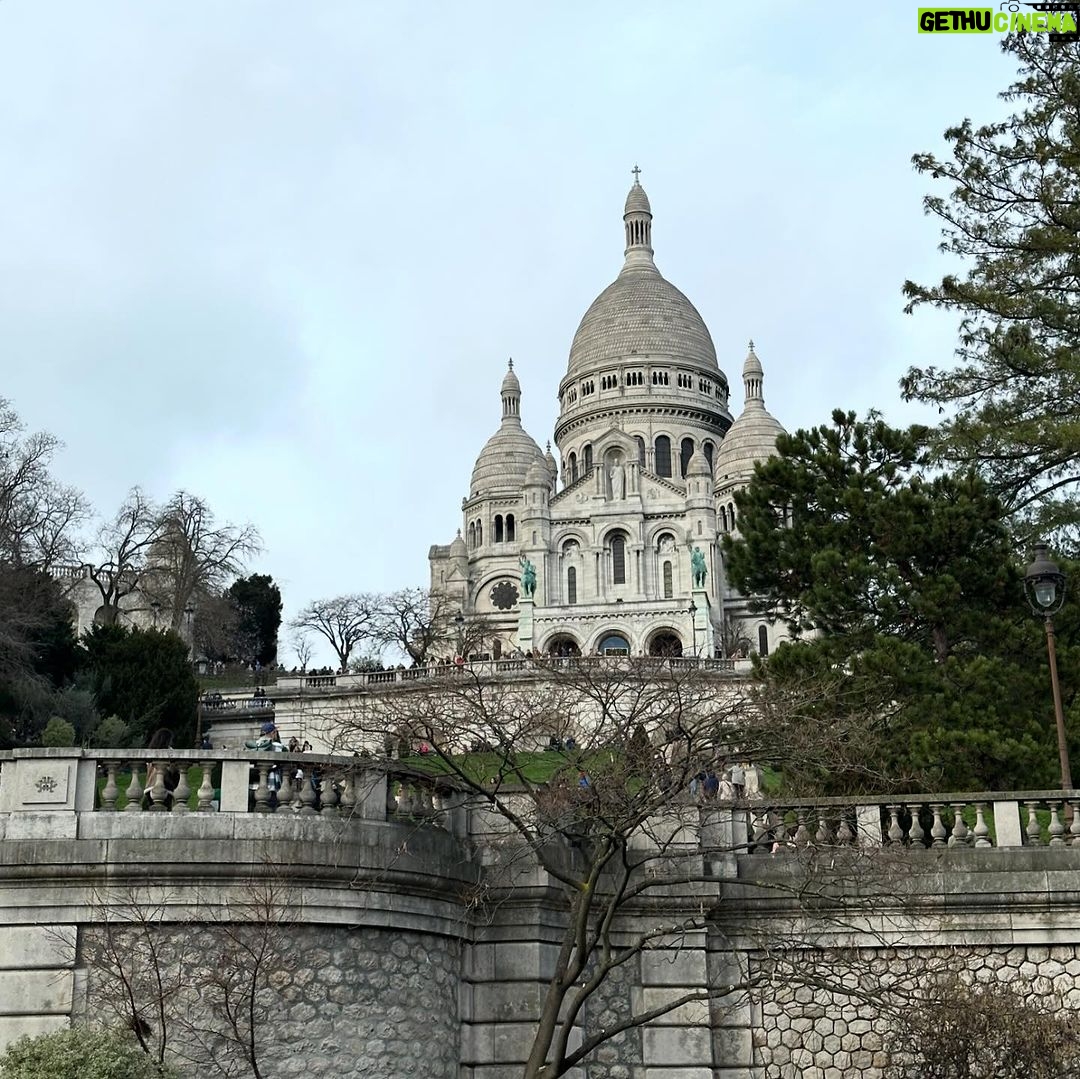 Laufey Instagram - laufey in paris !!! Paris, France