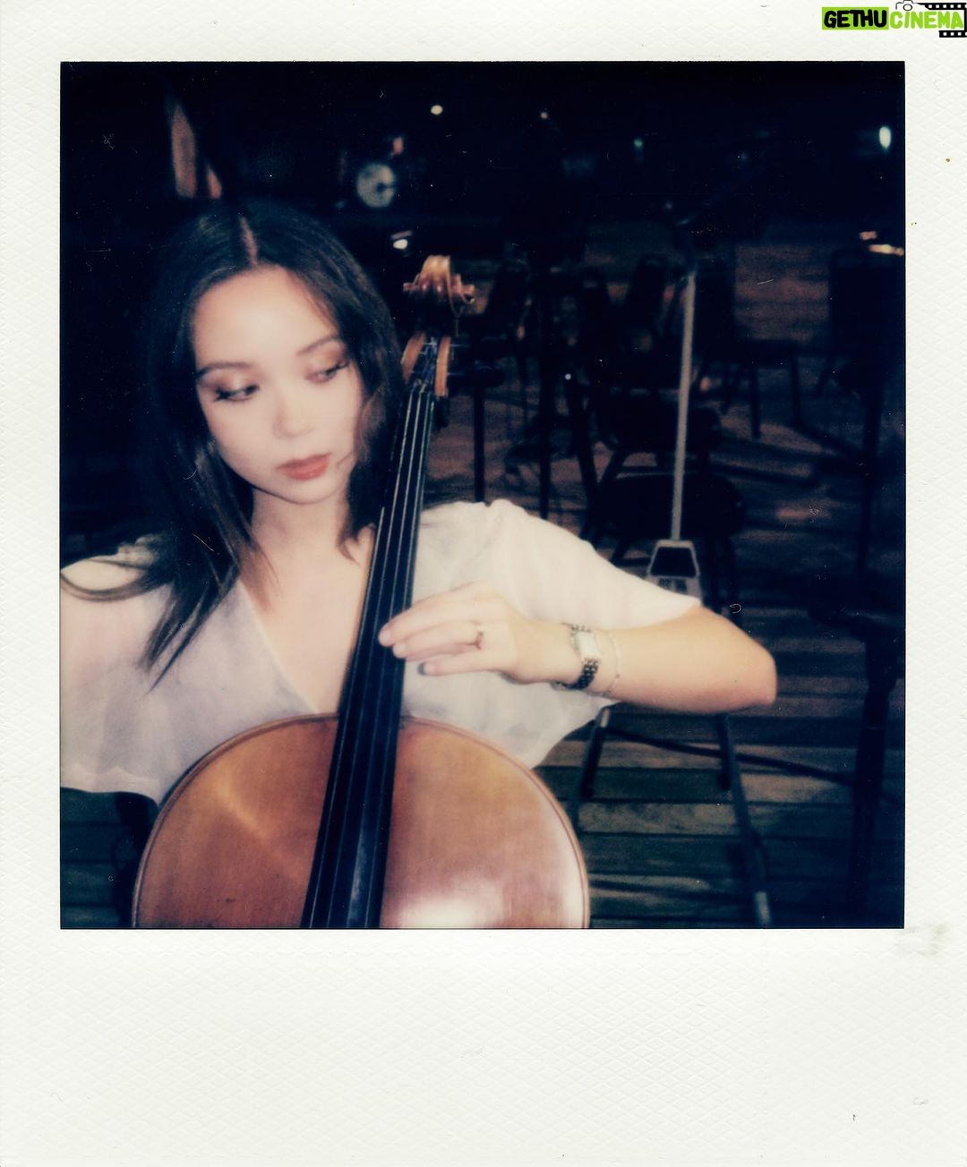 Laufey Instagram - 🎻🤍 @cartier Los Angeles, California