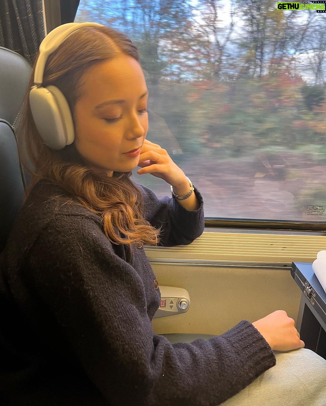 Laufey Instagram - My new song Christmas Dreaming is out Friday!!🎄✨ A Very Laufey Holiday commences now x North Pole, Santa's Workshop