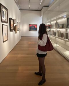 Laufey Instagram - art and music !! The Art Institute of Chicago