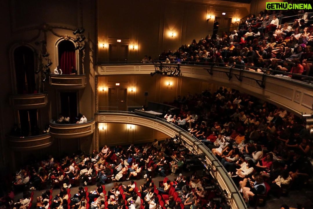 Laufey Instagram - my everything 💛 having the best time on tour love u!! The Fitzgerald Theater