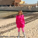 Layali Dehrab Instagram - ‏الحياة لا تُصبح أسهل ، أنت فقط تصبح أقوى .