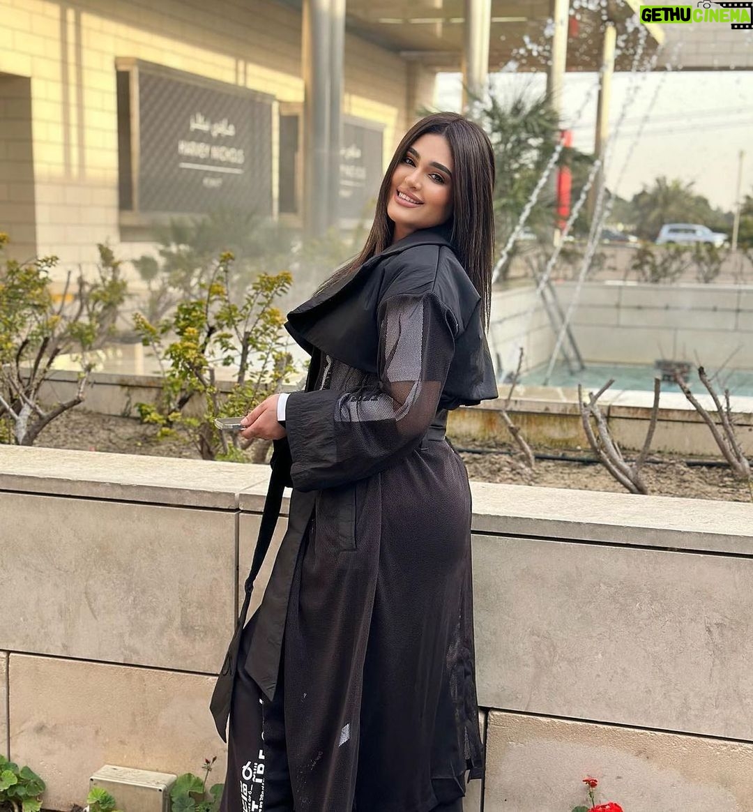 Layali Dehrab Instagram - You can never go wrong with our signature black Alana Jacket, styled by @layalidehrab. The perfect look for any occasion to make an appearance. Get yours by hitting the link in the bio or visit our Tribe of 6 store at @the_avenues 🇰🇼 اللوك ولا غلطة مع جاكيت آلانا باللون الأسود مع الأنيقة ليالي دهراب. اللوك المثالي لأي مناسبة. احصلي على نفس القطعة من الرابط في البايو أو قوموا بزيارة متجرنا في افنيوز مول. #GoSomewhere #JoinTheTribe #SS23 #SpringSummerCollection #Tribeof6 #Dubai #UAE #KSA #Riyadh #Jeddah #Kuwait #ترايب_أوف_6 #دبي #الإمارات #الرياض #السعودية #الكويت #جدة #انضموا_إلى_الترايب Avenues Mall Kuwait