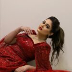 Layali Dehrab Instagram - عزيز النفس ماهو انسان متكبر بس يقدر قيمه نفسه 👌 ثاني سنه على التوالي مع افخم دار ازياء بالشرق الاوسط @labourjoisie @nadimski . Special thanks for the most iconic fashion house For the lovely roses dress @labourjoisie & and thanks for the creative designer @nadimski . Dress @labourjoisie @nadimski Photographer @mq_photoshoot Stylist @dr.desho