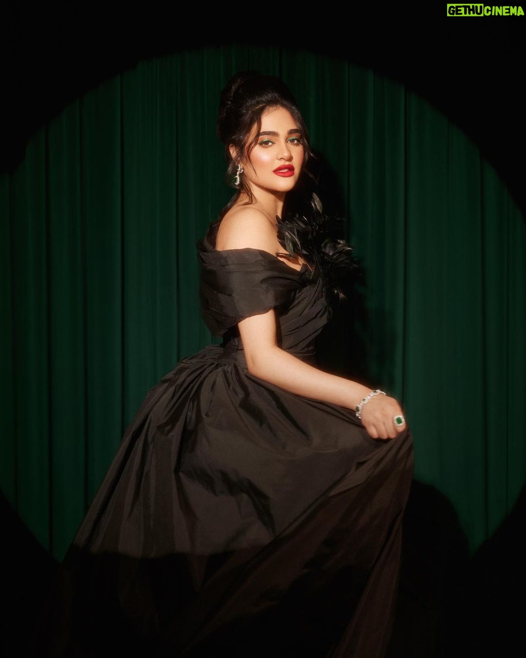 Layali Dehrab Instagram - Stylist: @musaed.d Dress: @elioaboufayssal Jewelry: @a.h.alfares Makeup: @lynmakeup7 Hair: @ghaidasalon Photography: @leo_graphy90