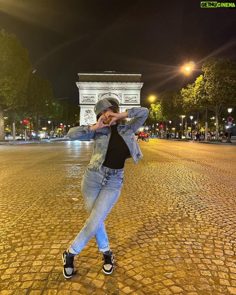 Layali Dehrab Instagram - Bonjour 💤 فرنسا