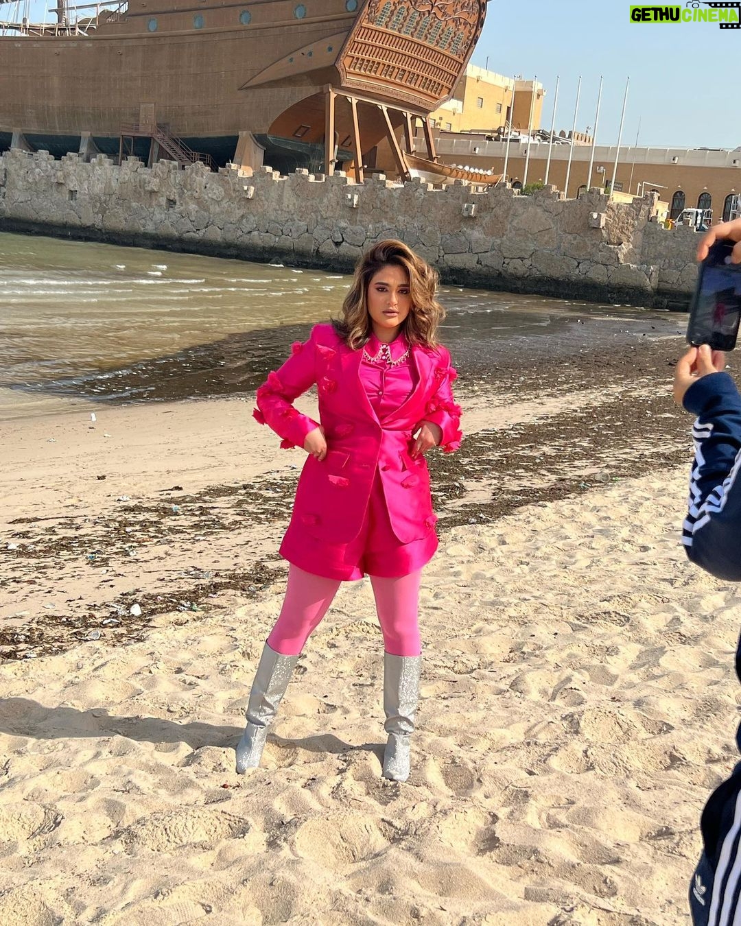 Layali Dehrab Instagram - الحياة لا تُصبح أسهل ، أنت فقط تصبح أقوى .