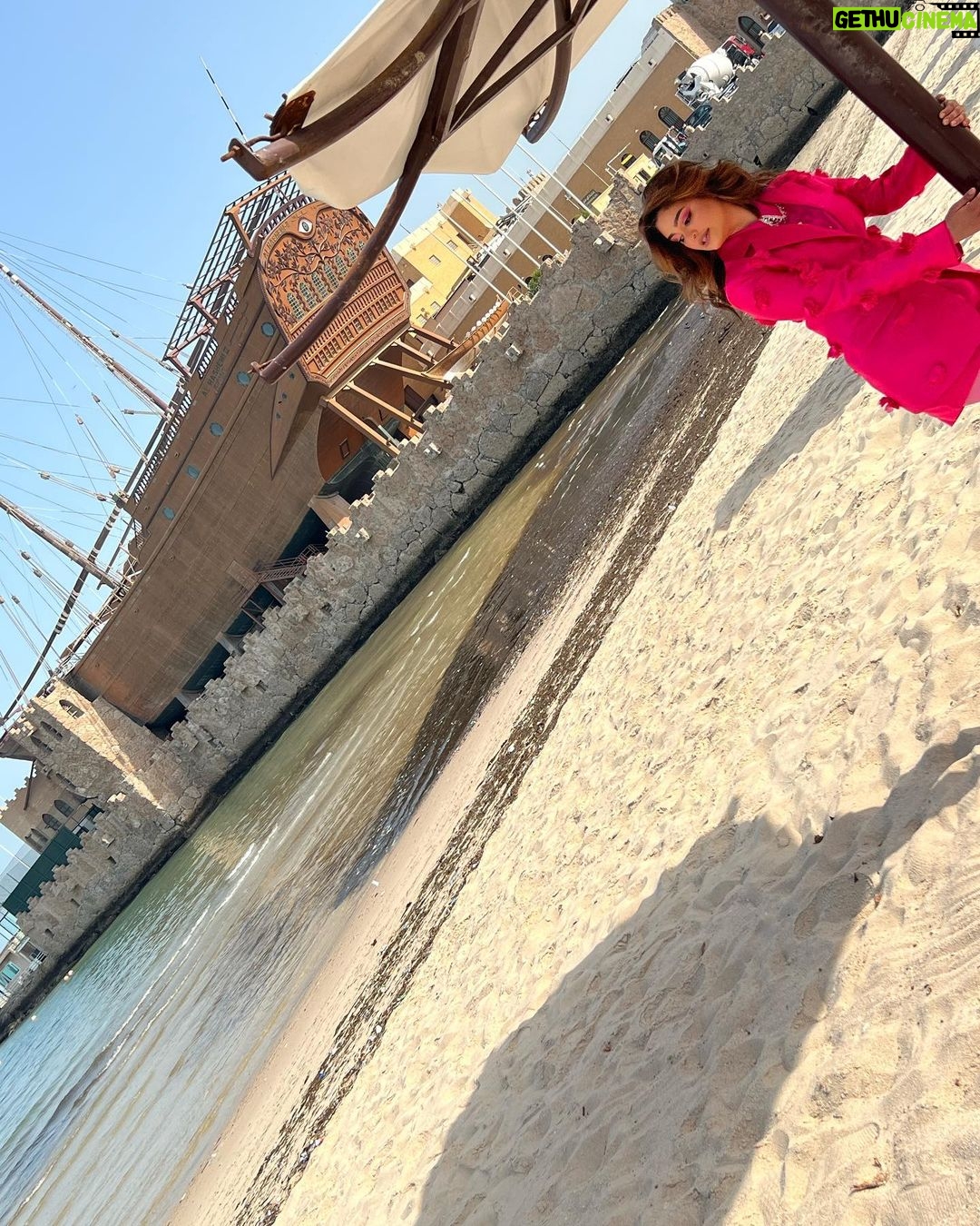 Layali Dehrab Instagram - الحياة لا تُصبح أسهل ، أنت فقط تصبح أقوى .