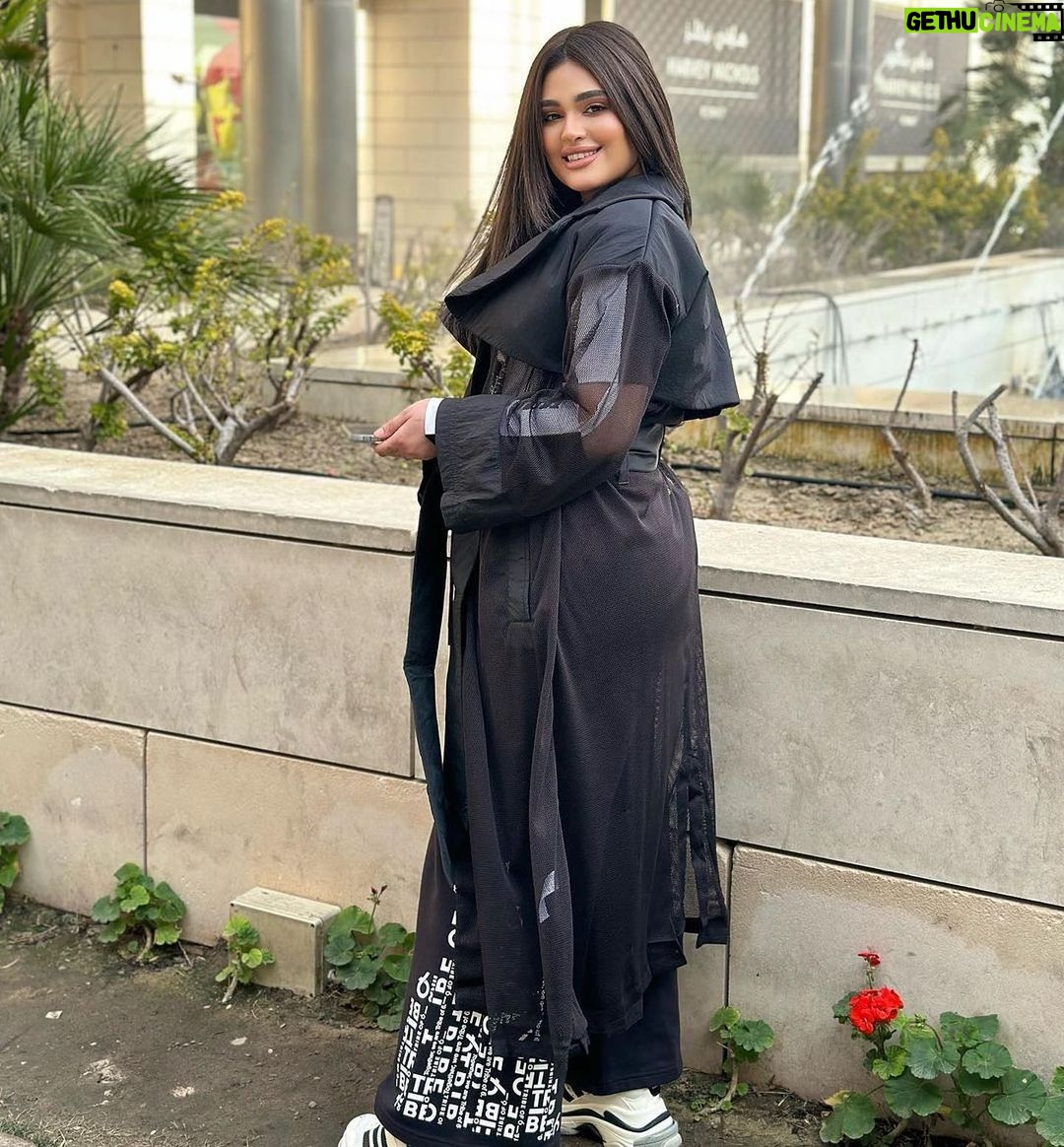 Layali Dehrab Instagram - You can never go wrong with our signature black Alana Jacket, styled by @layalidehrab. The perfect look for any occasion to make an appearance. Get yours by hitting the link in the bio or visit our Tribe of 6 store at @the_avenues 🇰🇼 اللوك ولا غلطة مع جاكيت آلانا باللون الأسود مع الأنيقة ليالي دهراب. اللوك المثالي لأي مناسبة. احصلي على نفس القطعة من الرابط في البايو أو قوموا بزيارة متجرنا في افنيوز مول. #GoSomewhere #JoinTheTribe #SS23 #SpringSummerCollection #Tribeof6 #Dubai #UAE #KSA #Riyadh #Jeddah #Kuwait #ترايب_أوف_6 #دبي #الإمارات #الرياض #السعودية #الكويت #جدة #انضموا_إلى_الترايب Avenues Mall Kuwait