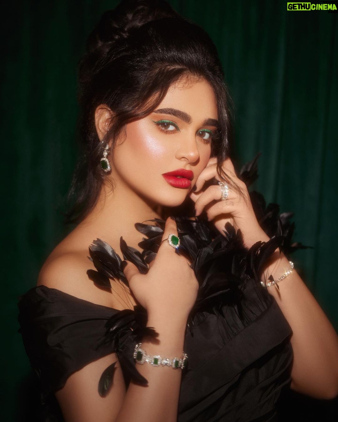 Layali Dehrab Instagram - عندما تخرج من دائرة اهتمامي، ثق بأنني لن أراك حتى وإن كنت تقف أمامي." 👑. Under the spotlight 🪄 Dress: @elioaboufayssal Jewelry: @a.h.alfares Makeup: @lynmakeup7 Hair: @ghaidasalon Photography: @leo_graphy90 Styled by: @musaed.d