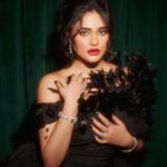 Layali Dehrab Instagram - عندما تخرج من دائرة اهتمامي، ثق بأنني لن أراك حتى وإن كنت تقف أمامي." 👑. Under the spotlight 🪄 Dress: @elioaboufayssal Jewelry: @a.h.alfares Makeup: @lynmakeup7 Hair: @ghaidasalon Photography: @leo_graphy90 Styled by: @musaed.d