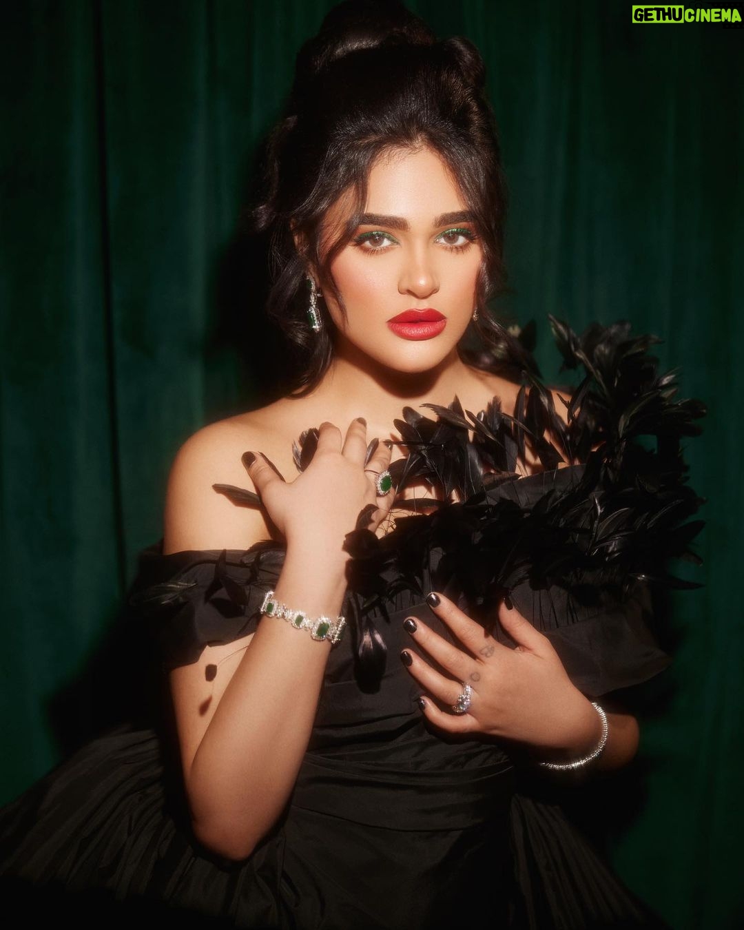 Layali Dehrab Instagram - عندما تخرج من دائرة اهتمامي، ثق بأنني لن أراك حتى وإن كنت تقف أمامي." 👑. Under the spotlight 🪄 Dress: @elioaboufayssal Jewelry: @a.h.alfares Makeup: @lynmakeup7 Hair: @ghaidasalon Photography: @leo_graphy90 Styled by: @musaed.d