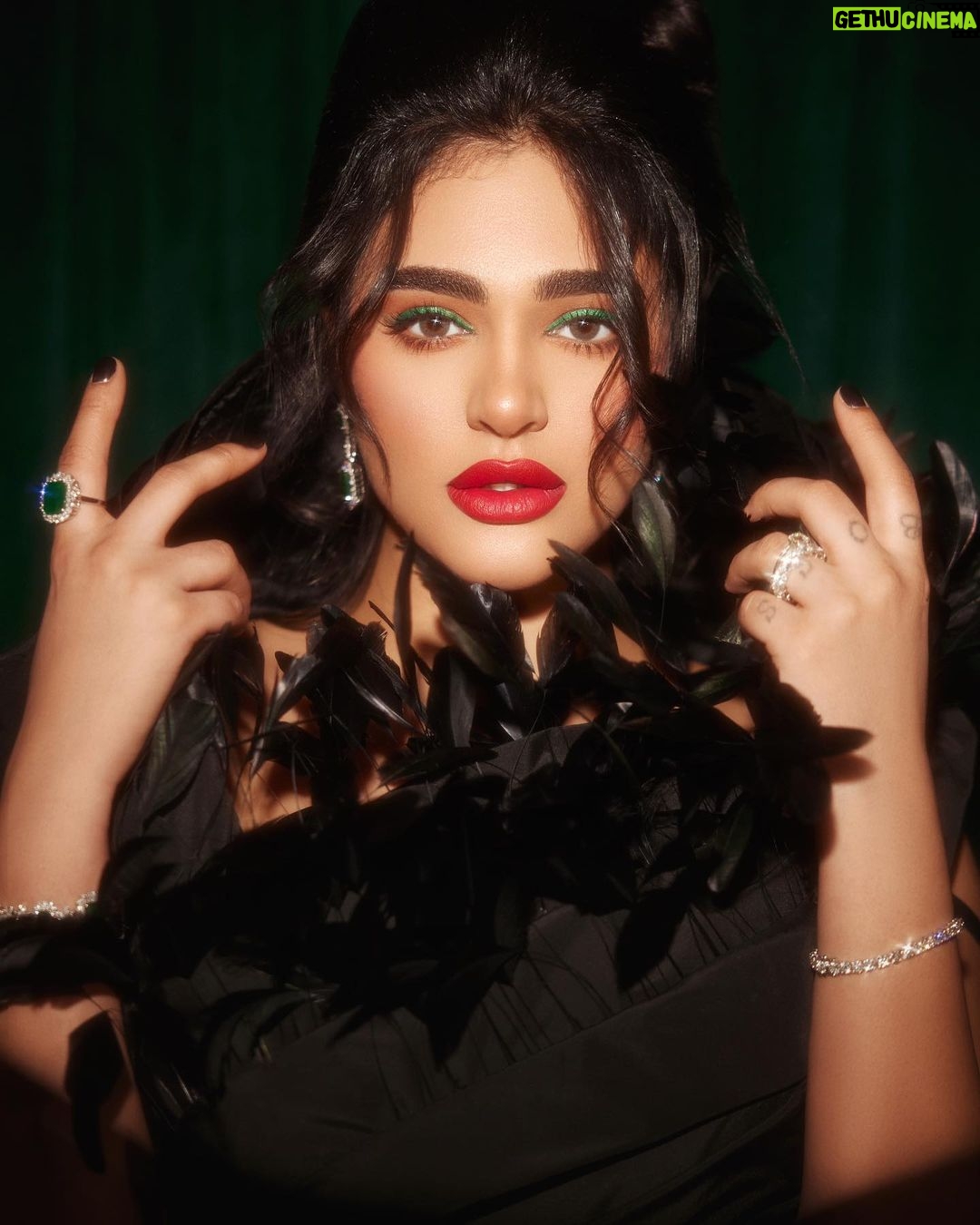 Layali Dehrab Instagram - Stylist: @musaed.d Dress: @elioaboufayssal Jewelry: @a.h.alfares Makeup: @lynmakeup7 Hair: @ghaidasalon Photography: @leo_graphy90