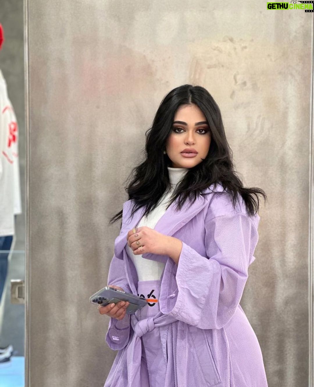 Layali Dehrab Instagram - اللغة أول لعبة شطرنج للإنسان 👑