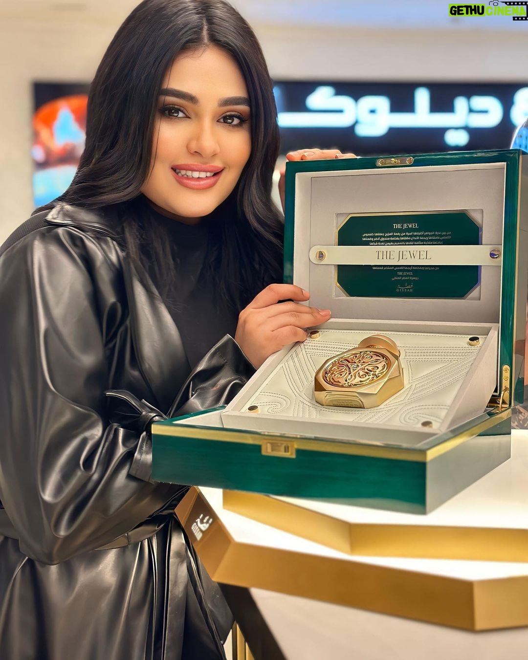 Layali Dehrab Instagram - عطر الفخامه من قصه The jewel نزل بوتيكات اون لاين _محلات قصة: الافينوز • مجمع 360 مول . مجمع العاصمه مول . مجمع الكوت مول . مجمع اوتاد الجهراء مول .