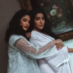 Layali Dehrab Instagram - ‏"يعجبني جدًا ثباتي على مبدأي مهما حدث، يسعدني أنَّ جميع هزائمي القاسية جعلت مني إنسانًا هيّن ليّن، أُحب تجاربي الصعبة التي لم تؤثر على قلبي في رقّته وحنيّته، أحب التعثرات التي كانت سبب في قوّتي، أفخر أن كُل صعاب الدُنيا لم تُغيّر من كوني إنسانًا سويًّا." نطرونا في مسلسل #منزل12 @buthaina_alraisi1