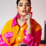 Layali Dehrab Instagram - شي ان !!! اجمل شي بكل موسم 😍 معودتكم بكل موسم من شي ان اوريكم اختياراتي و هذي اختياراتي حق موسم الشتا 😍 و فوق هذا مدلعتكم بكود خصم ٢٠٪؜ على كل شي بالموقع Lyd15 كود @sheinofficial @shein_ar تصوير المبدع : @nawafalsharaf