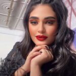 Layali Dehrab Instagram - ‏ماشكيت الحال لو شفت العجب ‏عزتي تكفي وانا طبعي صبور . ماوطى راسي على الدنيا لأحــد ‏رغم ضيق الوقت واتعاب السنين ‏.. ‏عـزتي مقيــاس و شمــوخي بلد ‏والمـواقف درسـها عندي ثمين