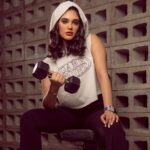 Layali Dehrab Instagram - عيدكم مبارك و كل عام وانتوا بخير ❤️ وناطرينكم باجر بعروض زيتورا . . عدساتي الي دايماً و ابداً ما افكر اغيرهم من ديفا اريح عدسات بالنسبه لي @diva.lenses @diva.lenses