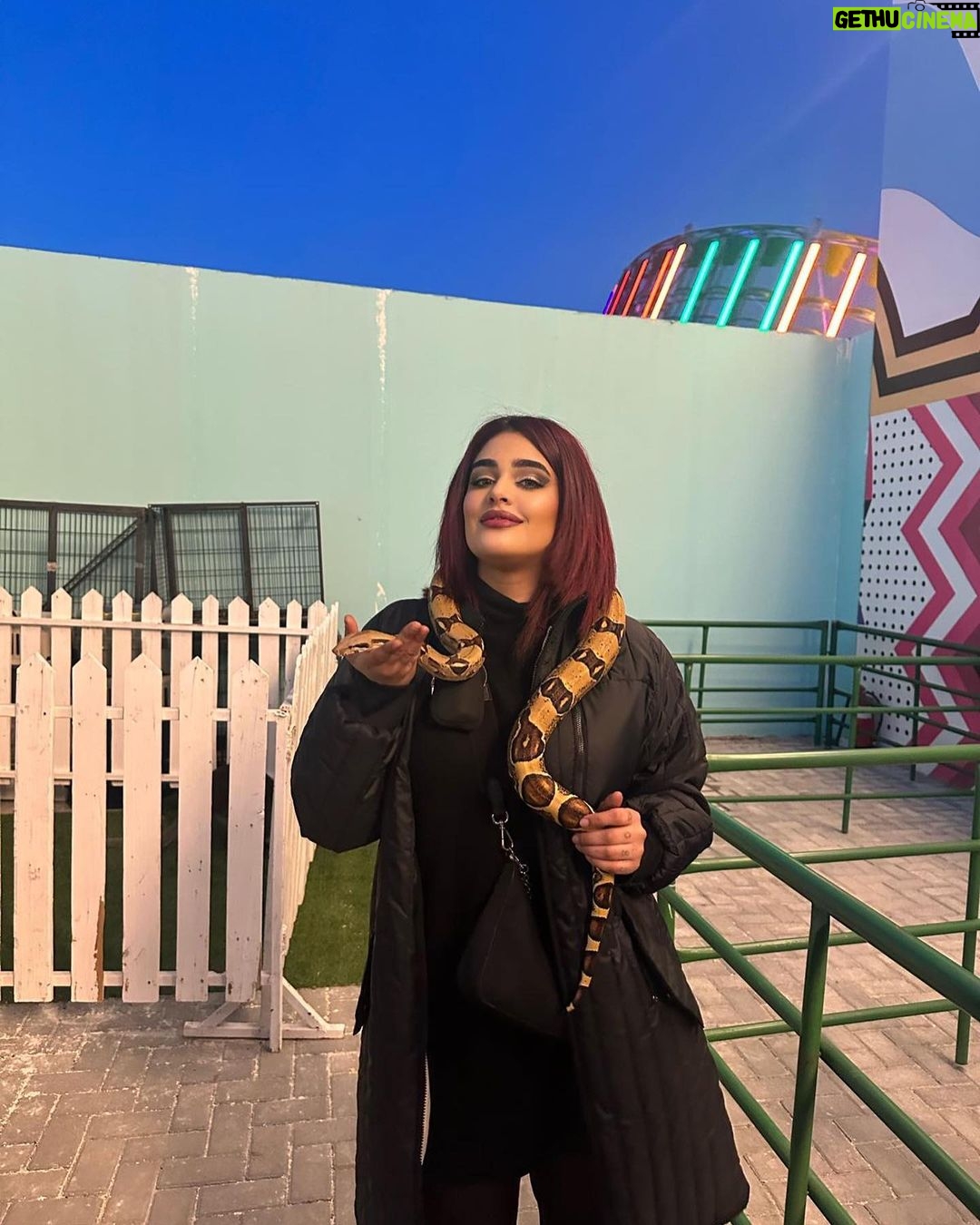 Layali Dehrab Instagram - صباح العسل والله يبعد عنكم التستس 🤣 والمكارين 😂👑🙏🌙🌙 Blue Blue 66