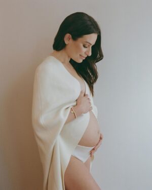 Lea Michele Instagram - Mommy, Daddy and Ever are overjoyed. 💛