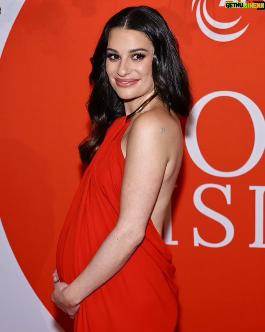 Lea Michele Instagram - Beautiful evening at the Hope Rising benefit honoring all of the incredible work that they do. ❤️