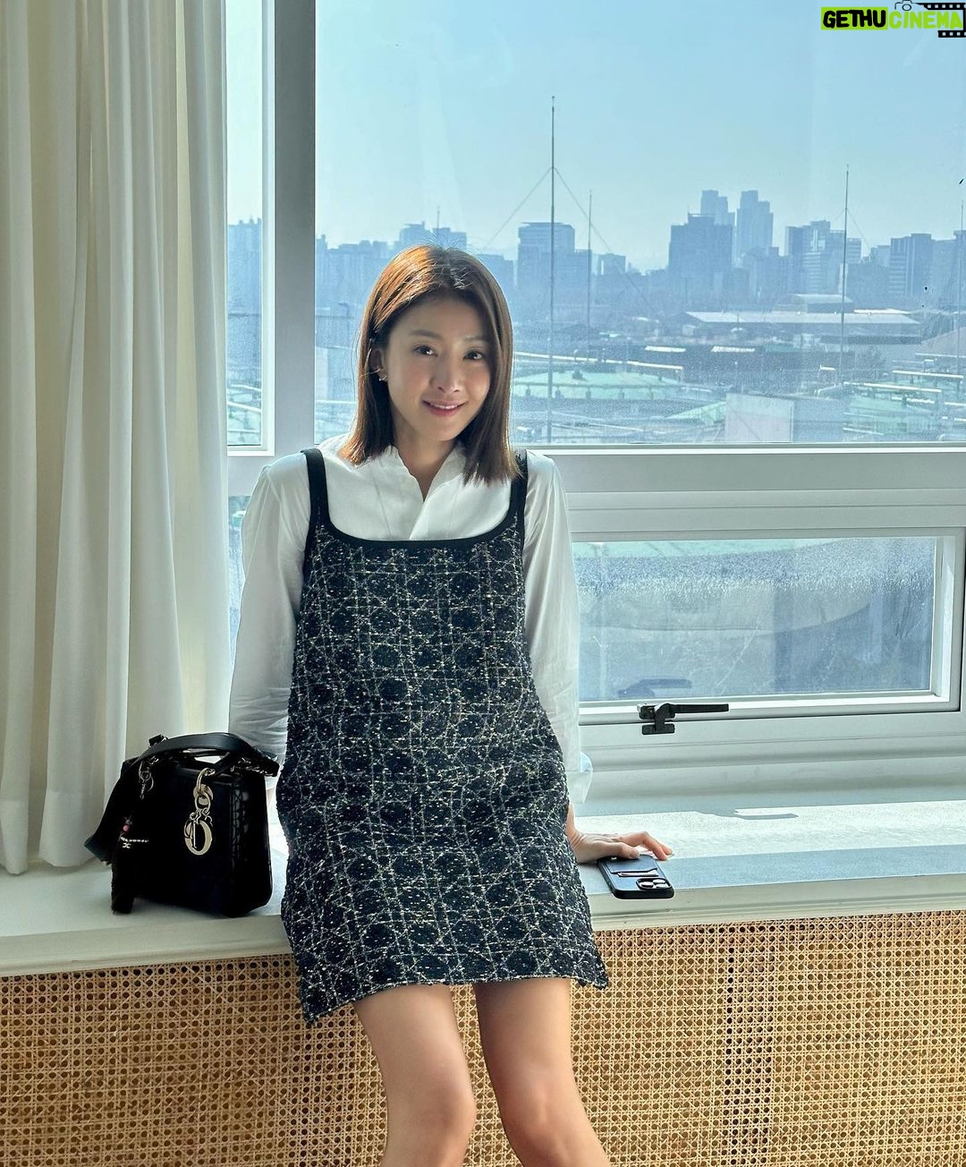 Lee Si-young Instagram - 날이 따뜻해진 줄 알았지 난🤧 밖에 나갔다가 깜짝 놀랐네🥶🥶🥶