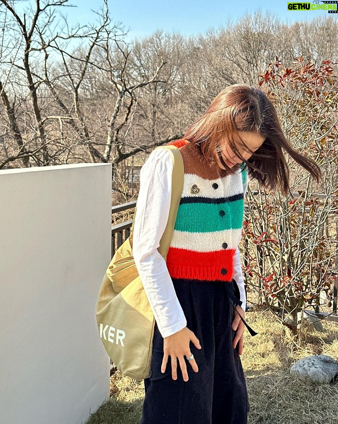 Lee Si-young Instagram - 🫶🏻 요즘 내단짝 에코백♥️♥️♥️
