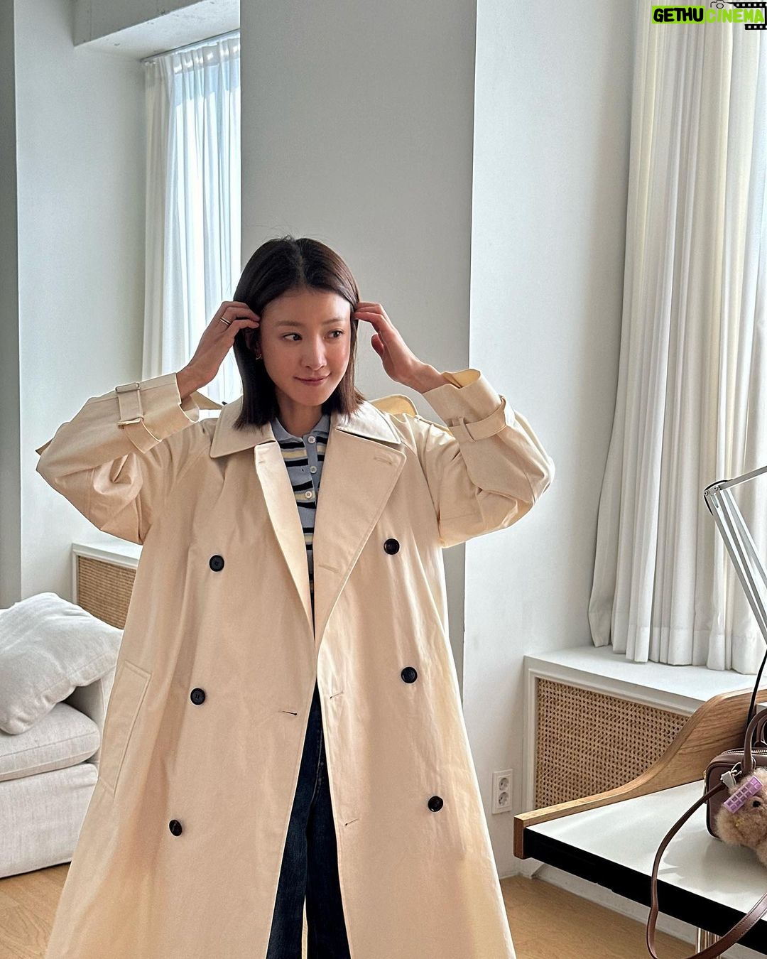 Lee Si-young Instagram - 완전히 따땃한 봄이 되면 신나게 입고 다녀야지💛