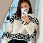 Lee Si-young Instagram - 🤳🏻🤍🖤