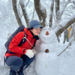 Lee Si-young Instagram - 선자령❄️🤍 이게 어제였다는게 믿어지지 않는 오늘😇 사진 보면서 다시 선자령으로🥹🥹🥹🥹🥹 여긴 이번주까지는 겨울왕국일듯해요 ㅎㅎ 그리고 경사도 거의 없고 그냥 산책로 수준이라(선자령까지는 5km 왕복은 10km정도)어렵지도 않지만 코스가 좀 길긴 한데요. 눈구경하다가 중간에 내려와도 되니 차만있다면 아무 부담없이 갈수있어요!!!! 주차장 내려서부터 이미 겨울왕국임 ㅎㅎ 내비에 대관령마을휴게소 치고 가면 되구요. 주차하고 휴게소에서 썰매 꼭 대여해서 올라가세요♥️♥️♥️ 아이 데리고 가세용😍😍😍 처음부터 너무 예쁜곳이라 조금만 걸어다니면서 놀다가 와도 됩니다🙏🏻 대관령 선자령