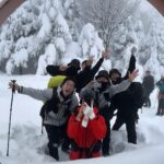 Lee Si-young Instagram - 선자령❄️🤍 이게 어제였다는게 믿어지지 않는 오늘😇 사진 보면서 다시 선자령으로🥹🥹🥹🥹🥹 여긴 이번주까지는 겨울왕국일듯해요 ㅎㅎ 그리고 경사도 거의 없고 그냥 산책로 수준이라(선자령까지는 5km 왕복은 10km정도)어렵지도 않지만 코스가 좀 길긴 한데요. 눈구경하다가 중간에 내려와도 되니 차만있다면 아무 부담없이 갈수있어요!!!! 주차장 내려서부터 이미 겨울왕국임 ㅎㅎ 내비에 대관령마을휴게소 치고 가면 되구요. 주차하고 휴게소에서 썰매 꼭 대여해서 올라가세요♥️♥️♥️ 아이 데리고 가세용😍😍😍 처음부터 너무 예쁜곳이라 조금만 걸어다니면서 놀다가 와도 됩니다🙏🏻 대관령 선자령