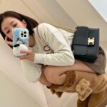 Lee Si-young Instagram - @celine 포실포실 부츠도 짱귀🥹😝🧸🤎✨ #CELINEVICTOIRE #CELINEBYHEDISLIMANE