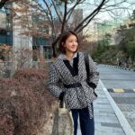 Lee Si-young Instagram - 오호 트리가 아직도 있네😍 올겨울은 왜이리 긴거같죠...?