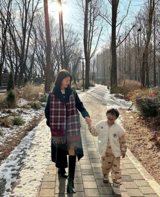10 Must-See Instagram Photos of Lee Si-young