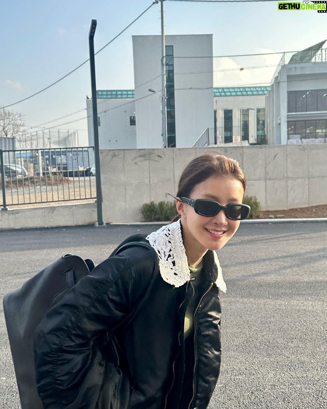 Lee Si-young Instagram - ๐ค ํ๋์ฐ๊ฑฐ ํํํ๋ ์์ ๋ฐ๋์ํธ์์ ๋ฎค๋ฎค ๊ทธ๋ฆฌ๊ณ ๋๋๋ ์์ ์ํฌ์ ํผ ๊ฑธ์ณ์ฃผ๋ฉด ํ๋ฃจ๊ฐ ํ๋ณตํ ์ดฌ์๋๋๊ณ ๋จน๋ ๊ณ๋๋นต๋ ์ฌ๋ํด์๐ซถ๐ปโจ๐ฅฏ