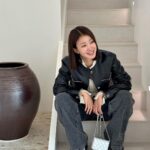 Lee Si-young Instagram - 🖤🖤🖤