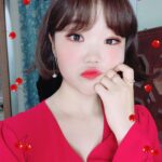 Lee Soo-hyun Instagram – ❣️❣️❤️GLOW PICK❤️ ❣️❣️
Style👗@juheecc
make up💄 @maeng666
Hair💆🏻♀️ @kimamidad
Shooting📸 @jul.27_