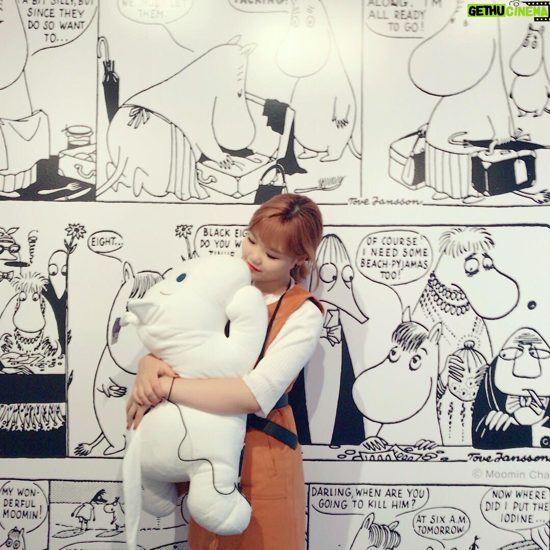 Lee Soo-hyun Instagram - 오늘은 제가 오디오 가이드녹음에 참여한 무민 원화전에 다녀왔어요!! 내 목소리들으면서 보니까 부끄럽댜🙈 오늘 무민한테 제대로 심쿵당했어요❤️