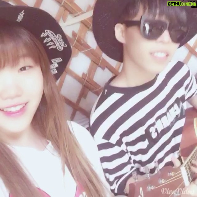 Lee Soo-hyun Instagram - 룰루룰루루~~👫 *가사는 정확하지않습니다