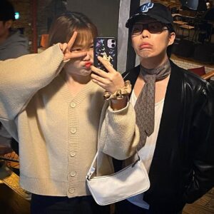Lee Soo-hyun Instagram - 6주년 늘 고맙습니다❤️✨