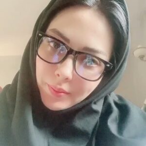 Leila Otadi Instagram - من اینطوری میرم سرکلاس آنلاین دانشگاه 😅
#mba #dba #masterofbusinessadministration  #leilaotadi #مدیریت_ارشد_کسب_و_کار