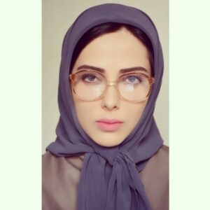 Leila Otadi Instagram - گریم جدید،
زمان ،چهار پنج دهه قبل؛
اگر کرونا بذاره وخدابخواد شاید کار جدید وخوبی درراه باشه😉🌟❤️