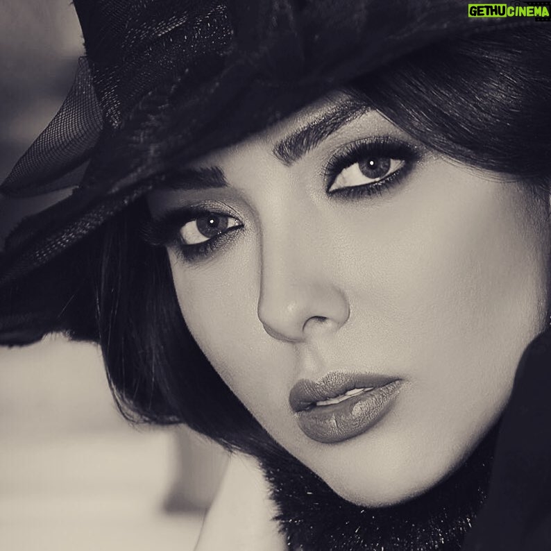 Leila Otadi - 49.6K Likes - عزيزانم ممنونم از تبريكهاتون براي تولد٣٣سالگيم،🎂😉ممنونم از پدرومادرم براي همه زحمتهاشون طي اين سالها🙏🏼❤️🙏🏼.
اينهم سورپرايزي كه قراربود شب تولدم اعلام كنم👇🏼
خيلي از شما عزيزا درخواست فالوداشتين😉از شب تولدم هرشب بصورت رندوم تعدادي از شما رو فالو ميكنم كه بدونين شما هم براي من عزيزين💕💕💕💕💕