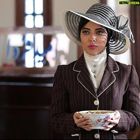 Leila Otadi - 20.3K Likes - #ليلااوتادى #فيلم #تاريخى#آشوب
بسيار نقش و گريمم رو در اين كار دوست دارم،اميدوارم شما عزيزان هم در اكران بپسندين💖