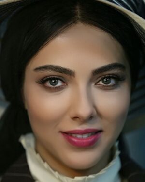 Leila Otadi Instagram - #leilaotadii#actress#cinema#iraniancinema#iranianactress
عزيزان عيدتون مبارك💐💐💐💐💐💐💐💐