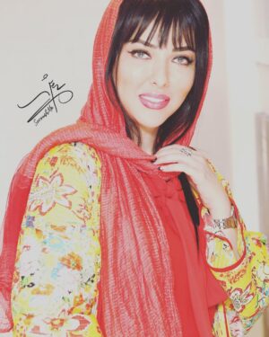 Leila Otadi Instagram - اگر عشق راداریم به چیز دیگری درجهان نیازی نیست.
واگر عشق رانداریم داشتن چیزهای دیگر مهم نیست.🤍❤️